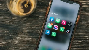 حضور در شبکه اجتماعی